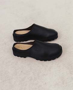 McKinlays x Commonplace - Anderson Slip On Black