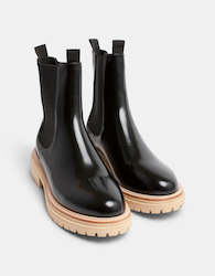 Womenswear: Oak Leather Boot in Black Shine