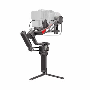 Video camera: DJI RS 4 Pro Combo