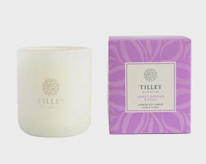 Sweet Berries & Musk Candle