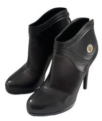 Gucci Diana Hysteria Ankle Boots, Black.