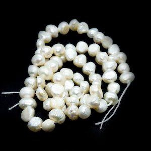 Natural Cultured Freshwater Pearls - Nugget 6-9mm x 5-6mm