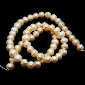 Natural Cultured Freshwater Pearls - Potato 6-6.5mm x 5-7mm