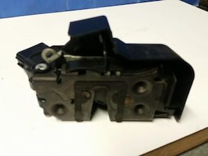 Motor vehicle part dealing - used: 2006 Ford Focus Door Boot Gate Lock