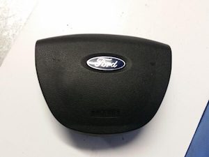 Motor vehicle part dealing - used: 2006 Ford Focus Right Airbag