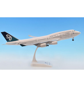 Hobby equipment and supply: Air New Zealand Boeing 747-400 1: 200