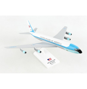 Hobby equipment and supply: Air Force One VC-137 (707) 1: 150