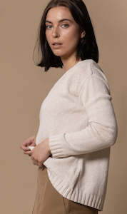 Clothing: 5GG COTTON LINEN V-NECK