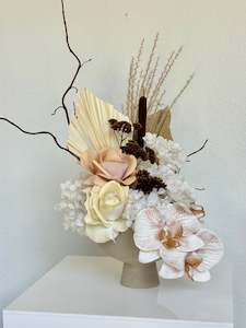 Everlasting Arrangement in Neutrals