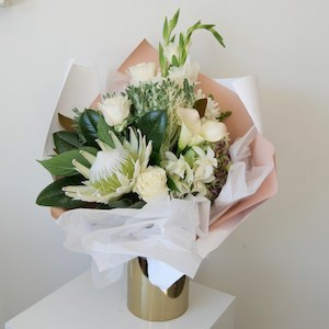 Blanc Bouquet – A Little Bit Floral