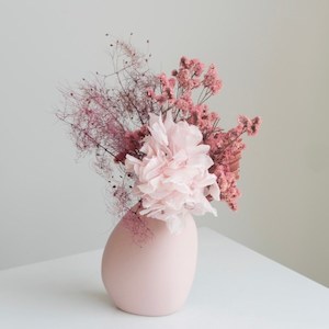 Florist: Mia – A Little Bit Floral