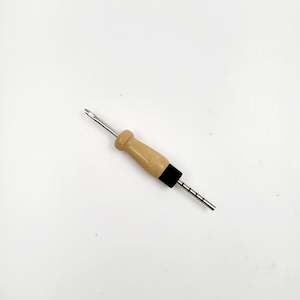 Lavor Recyled Plastic Adjustable Medium Punch Needle (Double Knit Yarn)