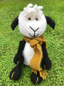 Eunice the Sheep - Pattern Kitset