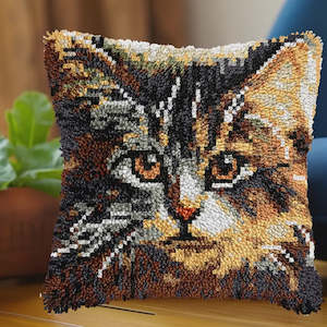 Latch Hook Cushion Kit - Kitten