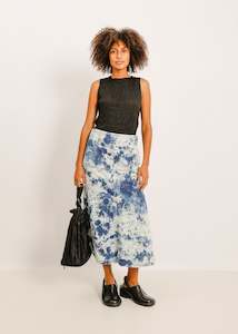 Clothing: W24 | ATHENA DENIM SKIRT / BLUE-WHITE