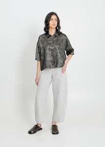 Clothing: JANE SHIRT / BLACK-BONE