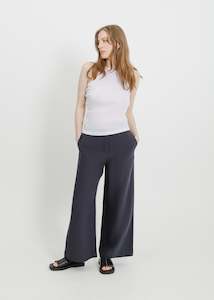 Clothing: AMIRA PANT / NAVY