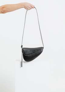 Clothing: SIMONA BAG / BLACK