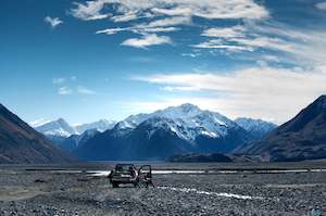 Tour guide service: Canterbury High Country Lakes and Valleys