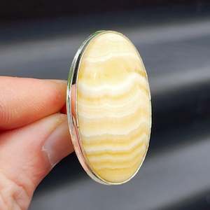 ring: (R) Solid Sterling Silver & Natural Yellow Serpentine Oval Handmade Solitaire Ring