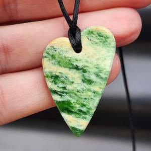 Marsden Flower NZ Greenstone Pounamu Heart Pendant Necklace (N50)