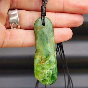 New Zealand Greenstone Pounamu Pendant Necklace (AJJC2110)