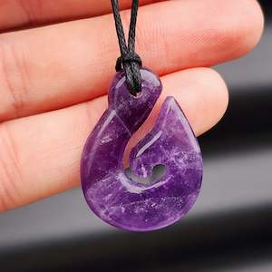 Gemstone Pendants: Natural Amethyst Traditional NZ Maori Whale Tail Hook Carving Pendant Necklace