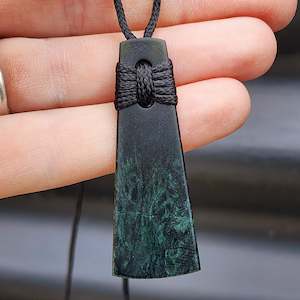 NZ Greenstone Pounamu Toki Pendant Necklace (N67)