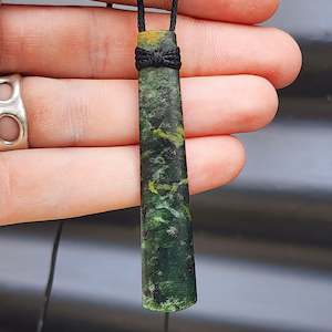 NZ Greenstone Pounamu Toki Pendant Necklace (N66)