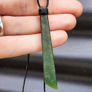 NZ Greenstone Pounamu Toki Pendant Necklace (N65)