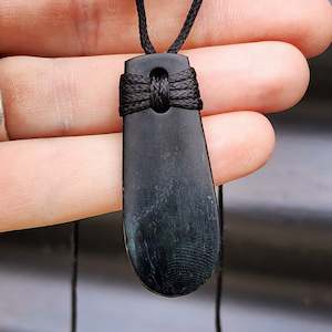 Black NZ Greenstone Pounamu Patu Pendant Necklace (N62)