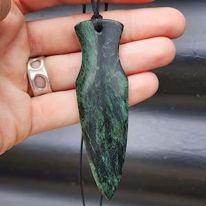 XL NZ Greenstone Pounamu Dagger Pendant Necklace (N58)