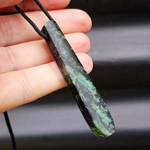 NZ Greenstone Pounamu Toki Pendant Necklace (N82)