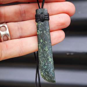 NZ Greenstone Pounamu Toki Pendant Necklace (N81)