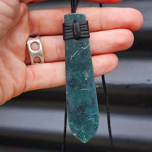 NZ Greenstone Pounamu Toki Pendant Necklace (N80)