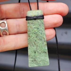 NZ Greenstone Pounamu Toki Pendant Necklace (N78)