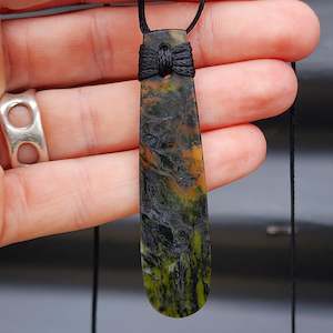 NZ Greenstone Pounamu Toki Pendant Necklace (N75)