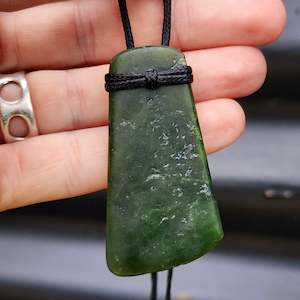 NZ Greenstone Pounamu Toki Pendant Necklace (N74)