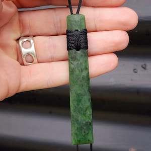 NZ Greenstone Pounamu Toki Pendant Necklace (N69)