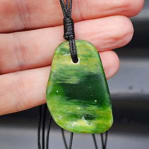 New Zealand Greenstone Pounamu Pendant Necklace (AJJC2159)