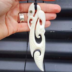 XXL Natural Hand Carved Maori Bone Carving Pendant Necklace - Manaia