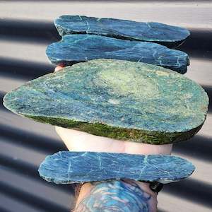 1kg Raw New Zealand Greenstone / Pounamu Carving Slices (R14B98)