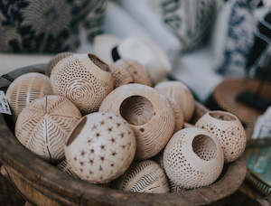 COCONUT TEALIGHT HOLDER