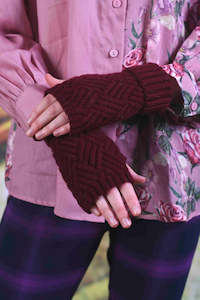 Carpet laying: Cashmere Gloves - Wine