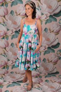 Carpet laying: Dancing Queen Dress - Painted Waterlily