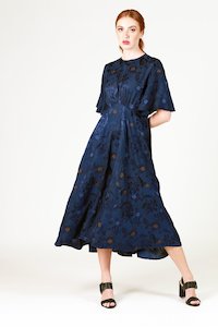 Carpet laying: Fabia Dress - Navy | SALE