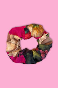 Carpet laying: Scrunchie - Cerise Songbird