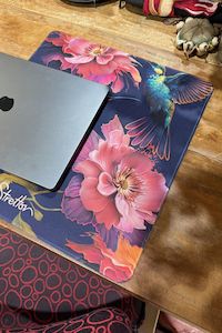 Carpet laying: Mini Desk Mat - Fantasy Bird