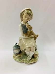 Antique: Lladro girl with puppy and honey pot