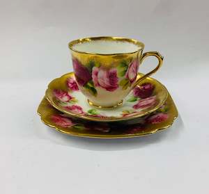 Antique: Royal Albert English Rose thick gold trio